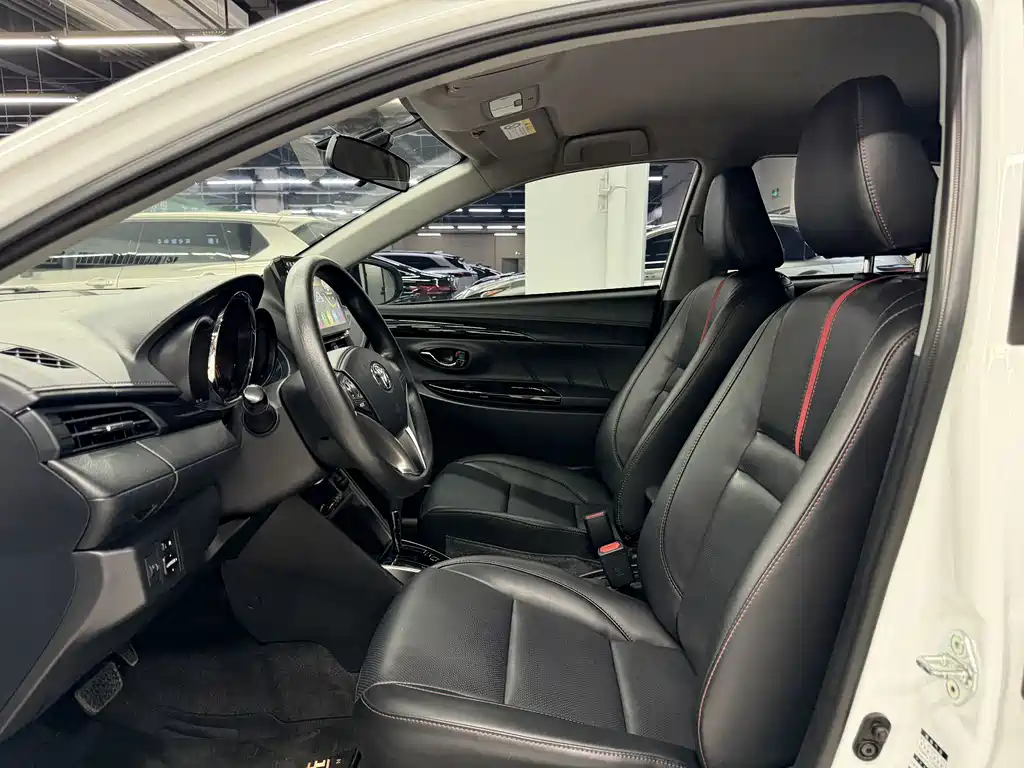 Toyota Yaris L 2023 — фото 12