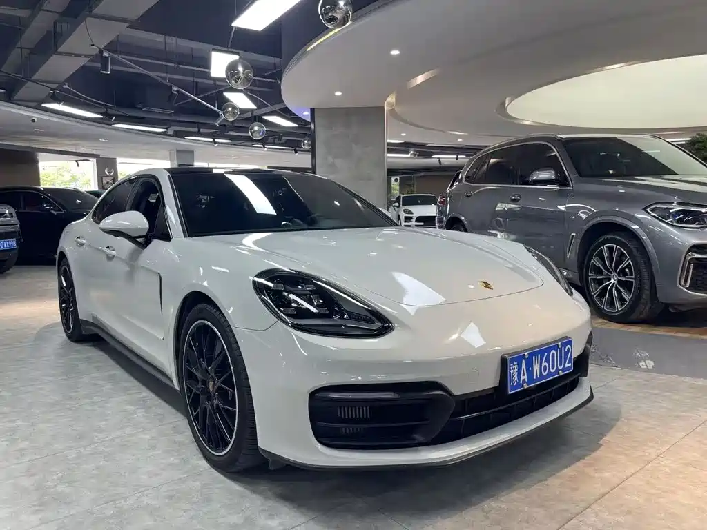 Porsche Panamera 2022