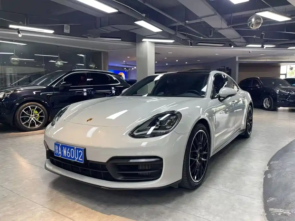 Porsche Panamera 2022