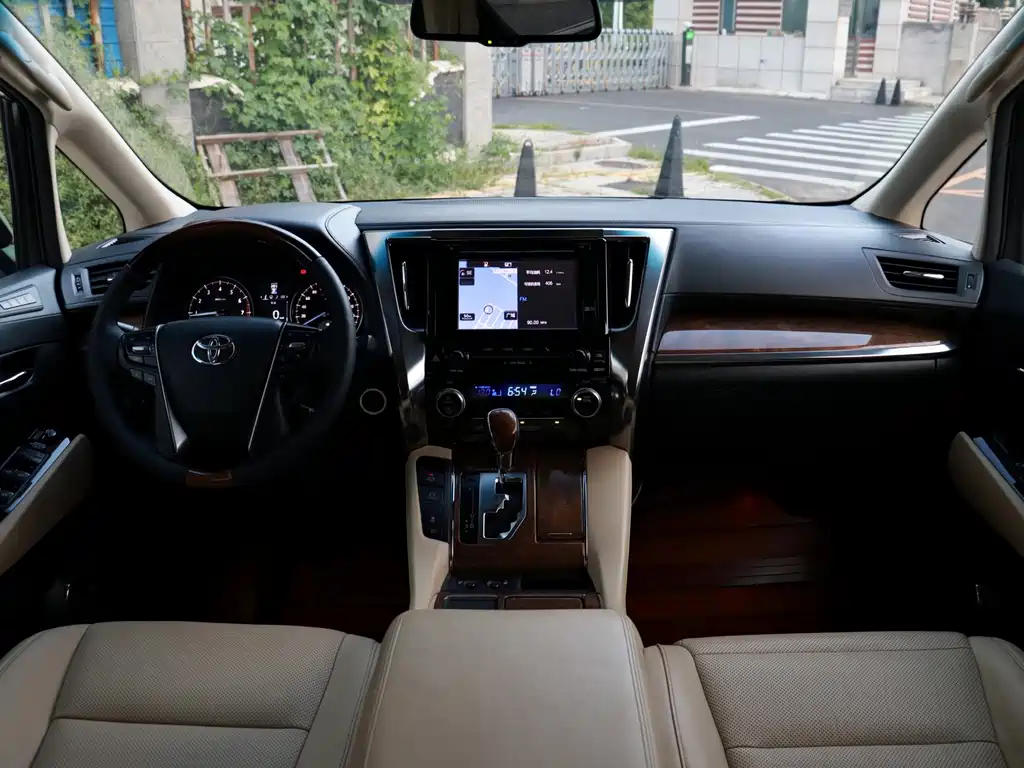 Toyota Alphard 2015 — фото 11