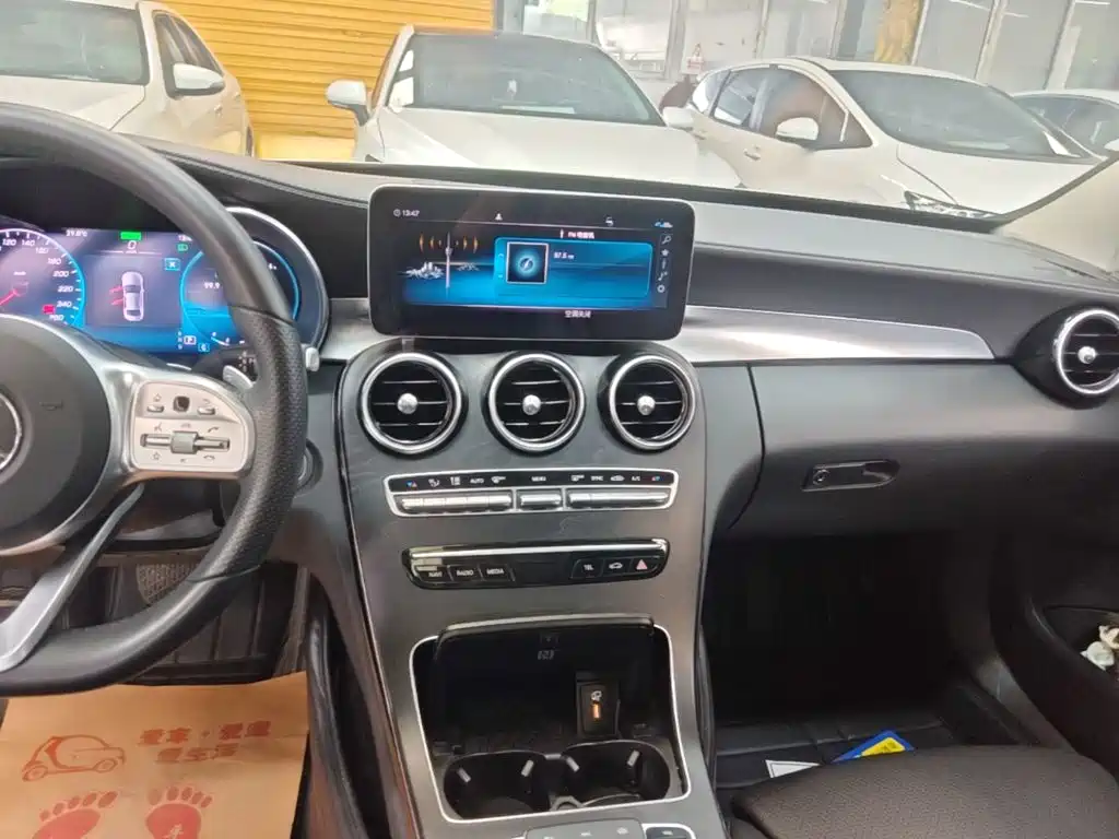 Mercedes-Benz C-Class 2020 — фото 13