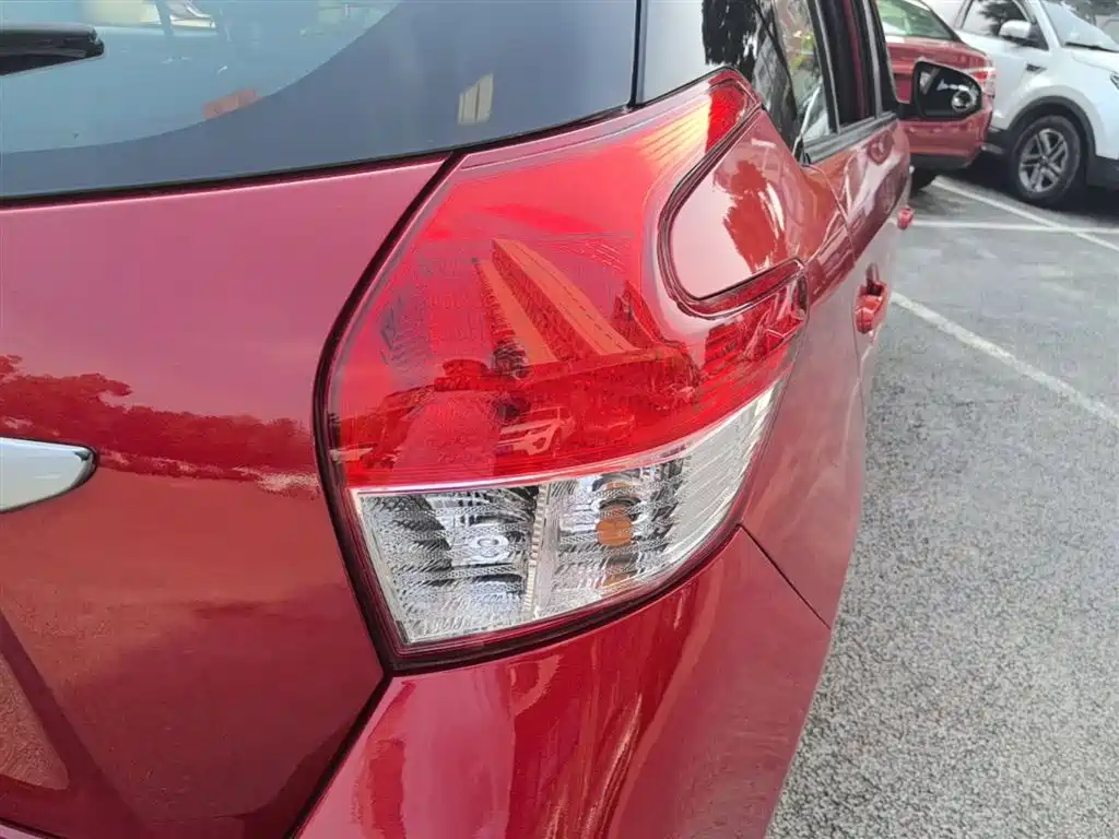 Toyota Yaris L 2016 — фото 8