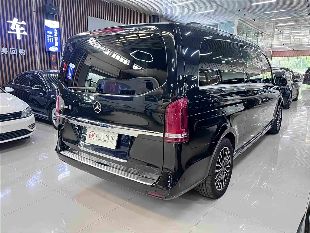 Mercedes-Benz V-Class 2018 — фото 10