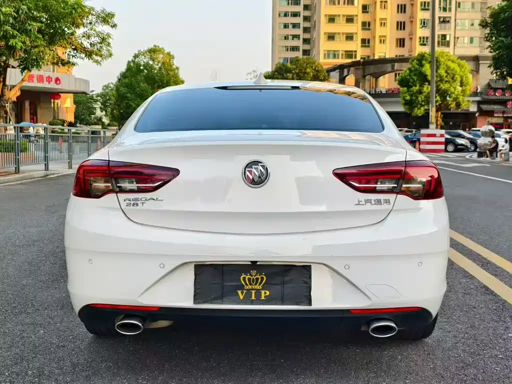 Buick Regal 2018 — фото 8