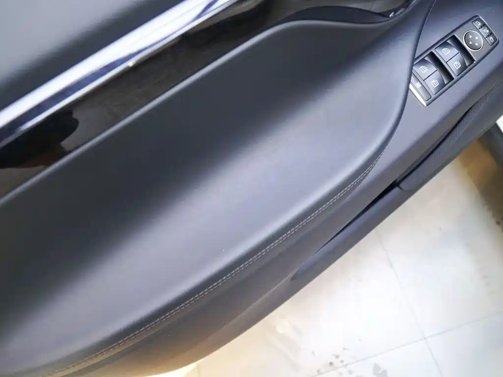 Tesla Model X 2016 — фото 18