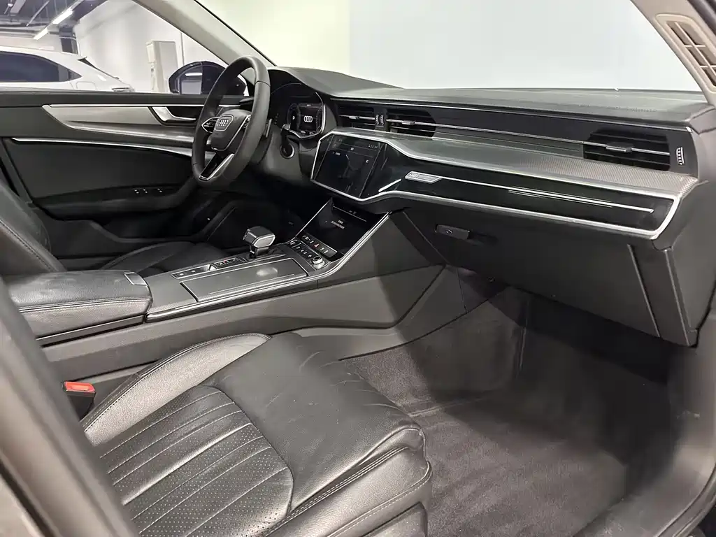 Audi A6L 2022 — фото 13