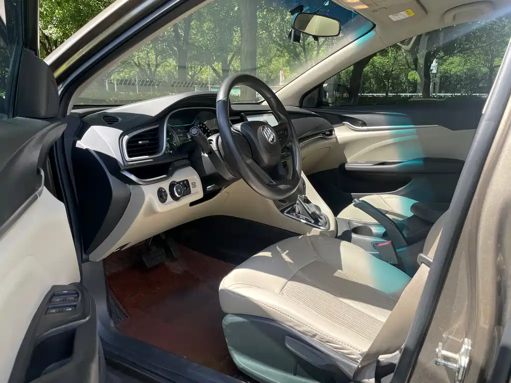 Buick Excelle 2017 — фото 15