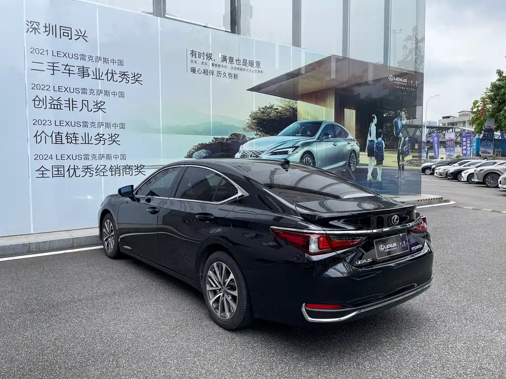 Lexus ES 2024 — фото 16
