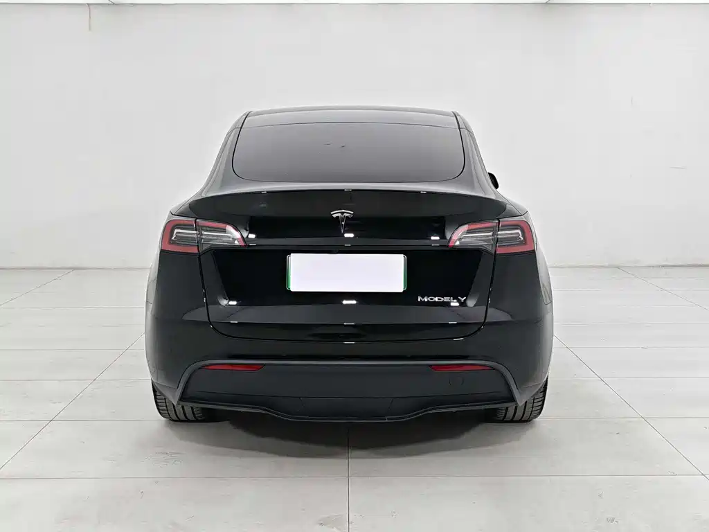 Tesla Model Y 2023 — фото 5