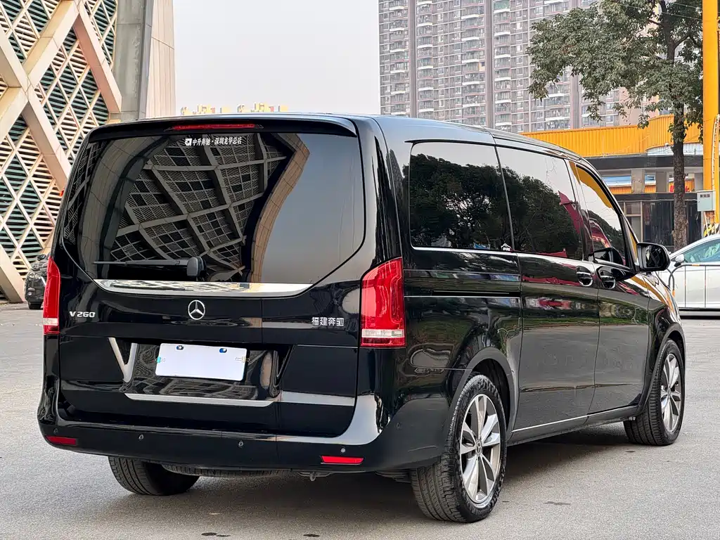 Mercedes-Benz V-Class 2023 — фото 14