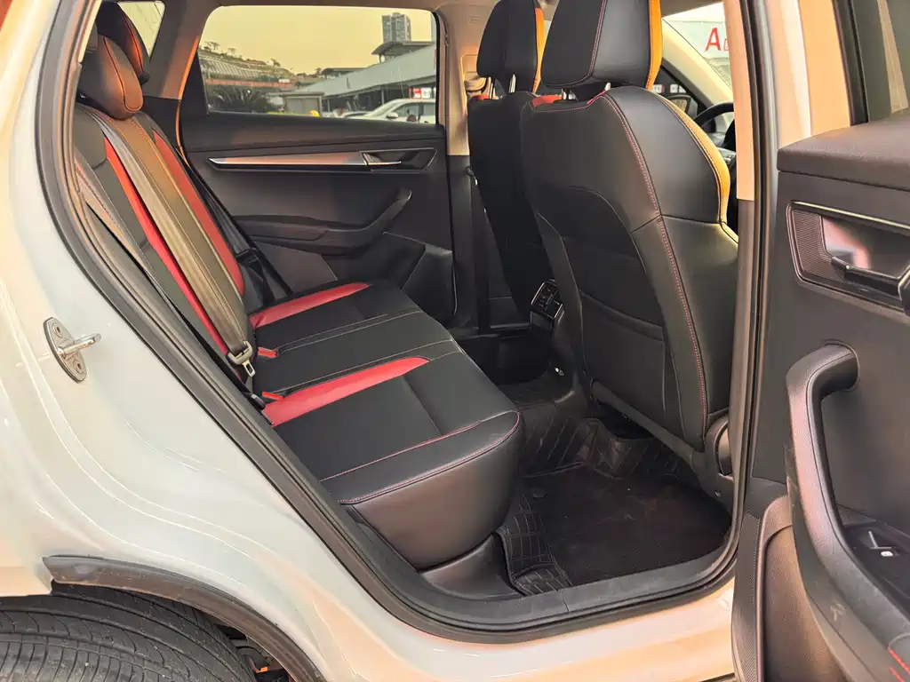 Skoda Karoq 2023 — фото 9