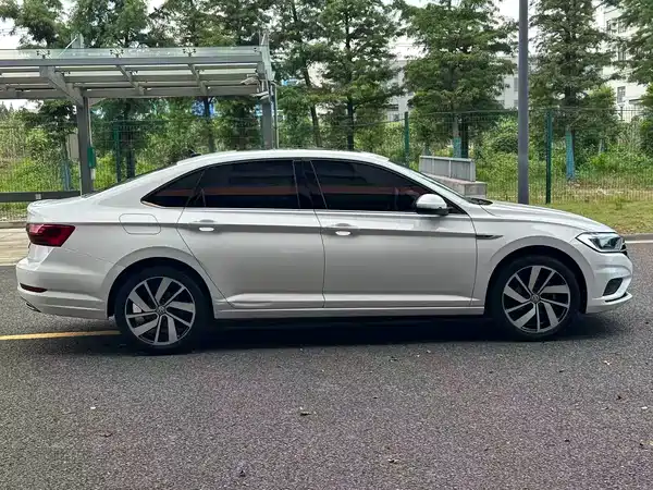 Volkswagen Sagitar 2022