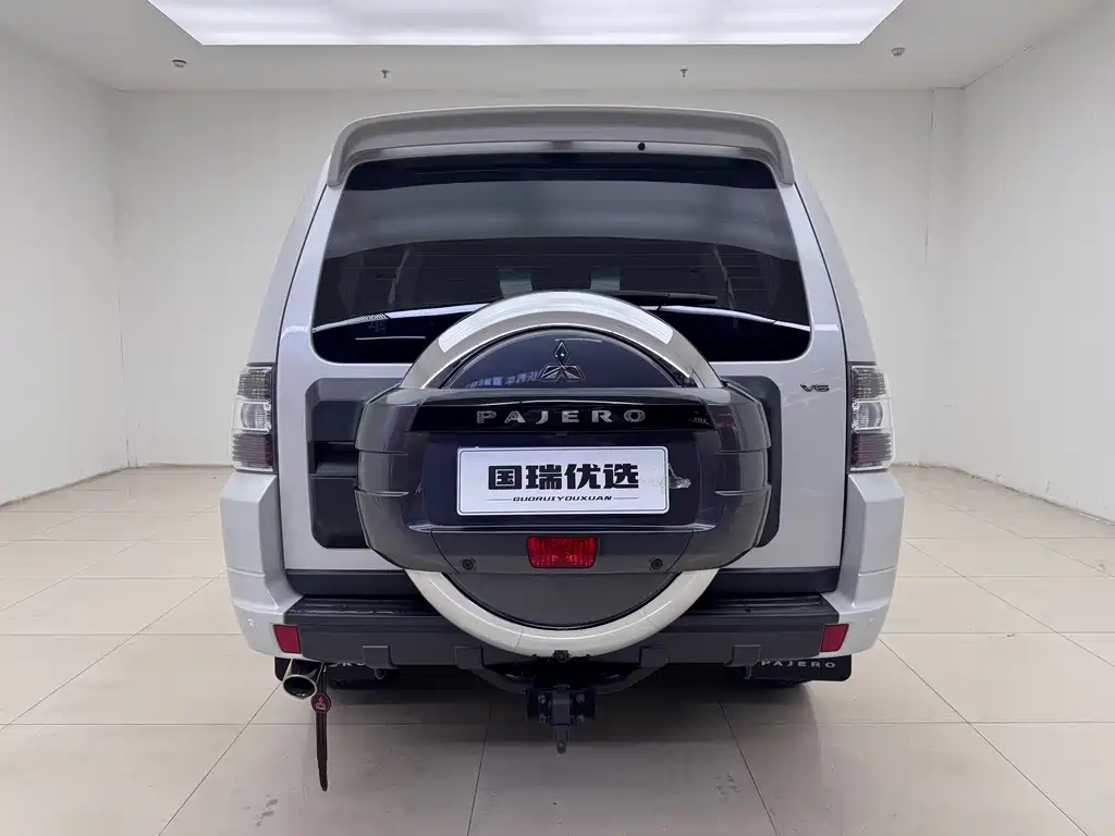 Mitsubishi Pajero 2018 — фото 5