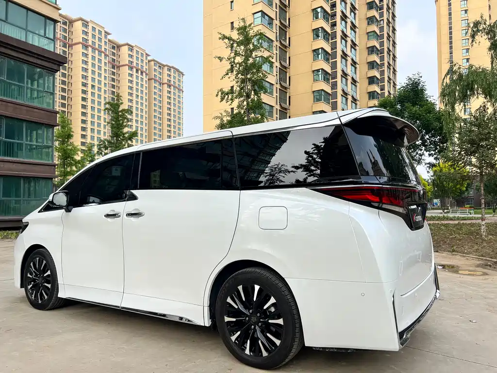 Toyota Vellfire 2025 — фото 6