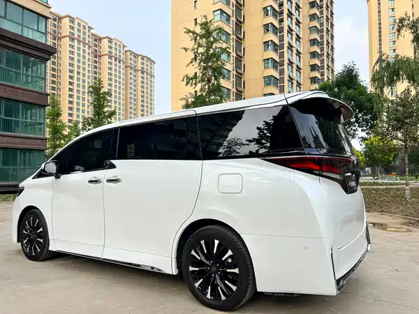Toyota Vellfire 2025