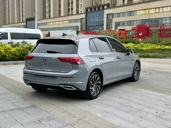 Volkswagen Golf 2021