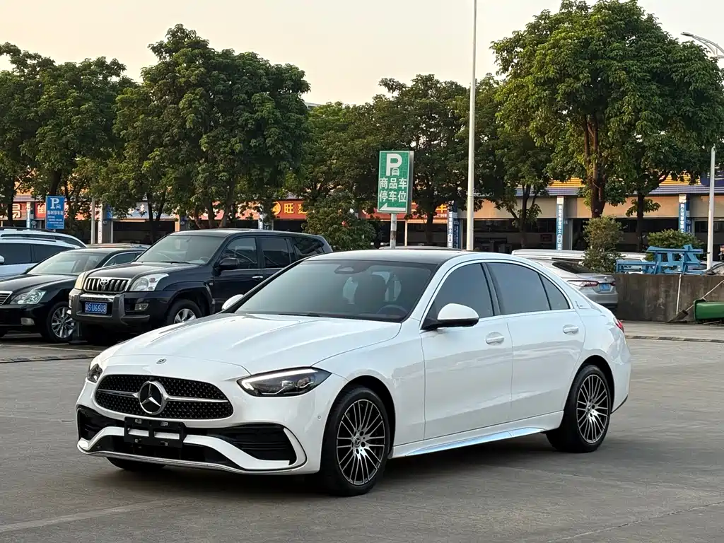 Mercedes-Benz C-Class 2025