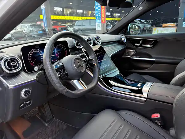 Mercedes-Benz C-Class 2025