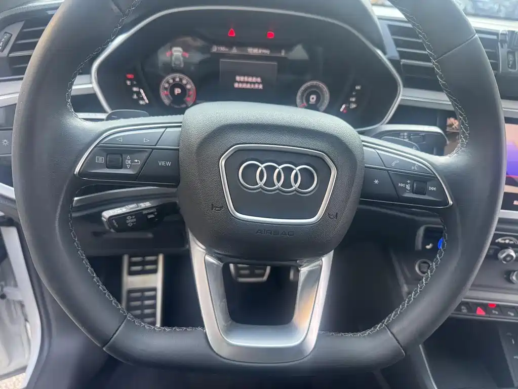 Audi Q3 2024 — фото 16