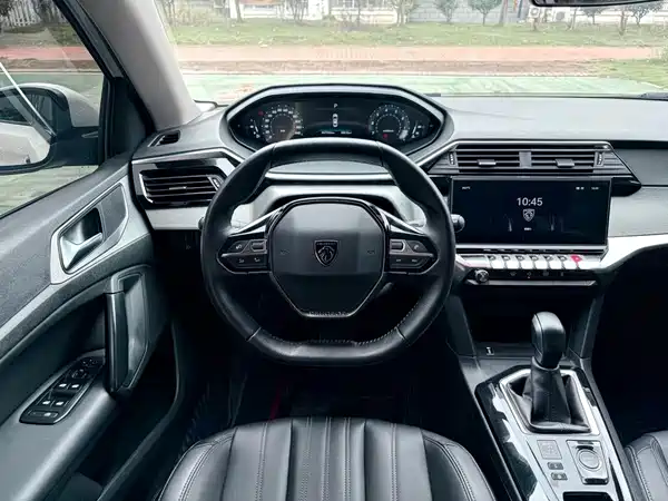 Peugeot 408 2022
