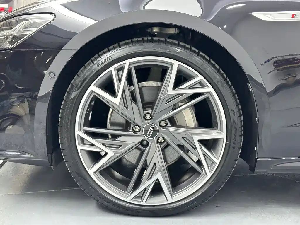 Audi A7L 2024 — фото 24