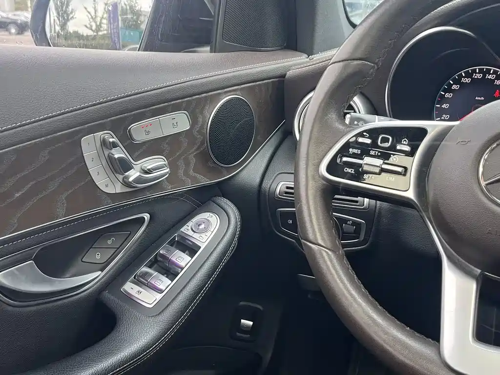 Mercedes-Benz GLC 2020 — фото 15