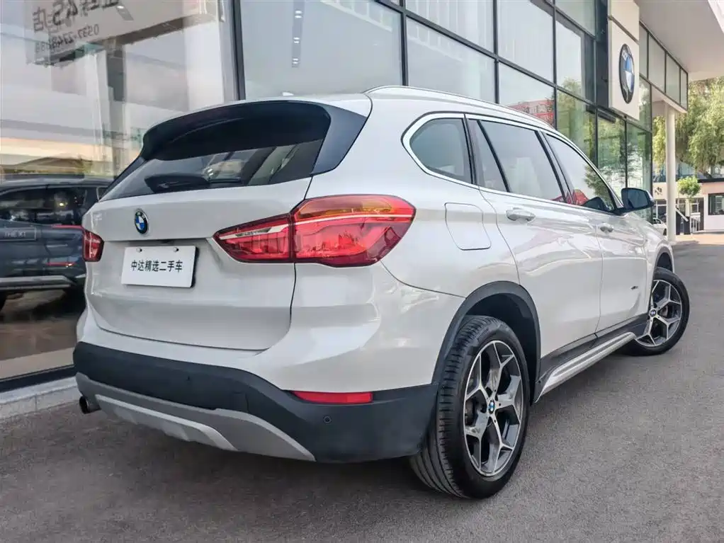 BMW X1 2018 — фото 12