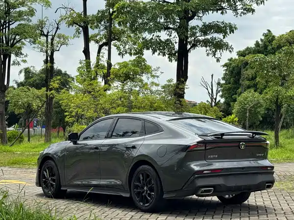 Changan UNI-V 2025