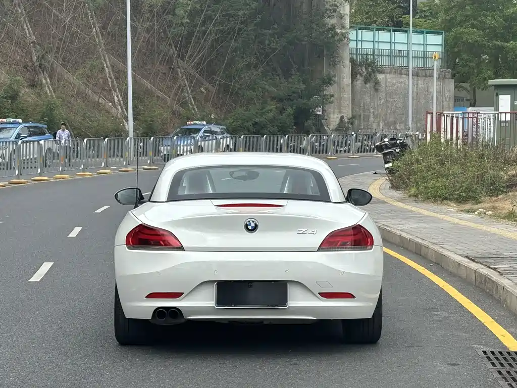 BMW Z4 2016 — фото 21
