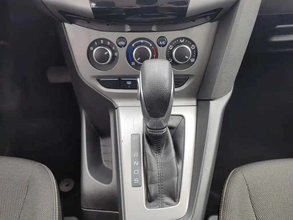 Ford Focus 2013 — фото 13