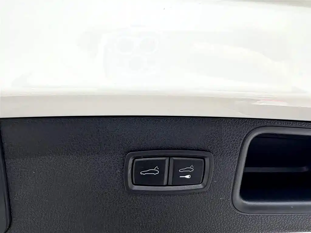 Porsche Macan 2023 — фото 25