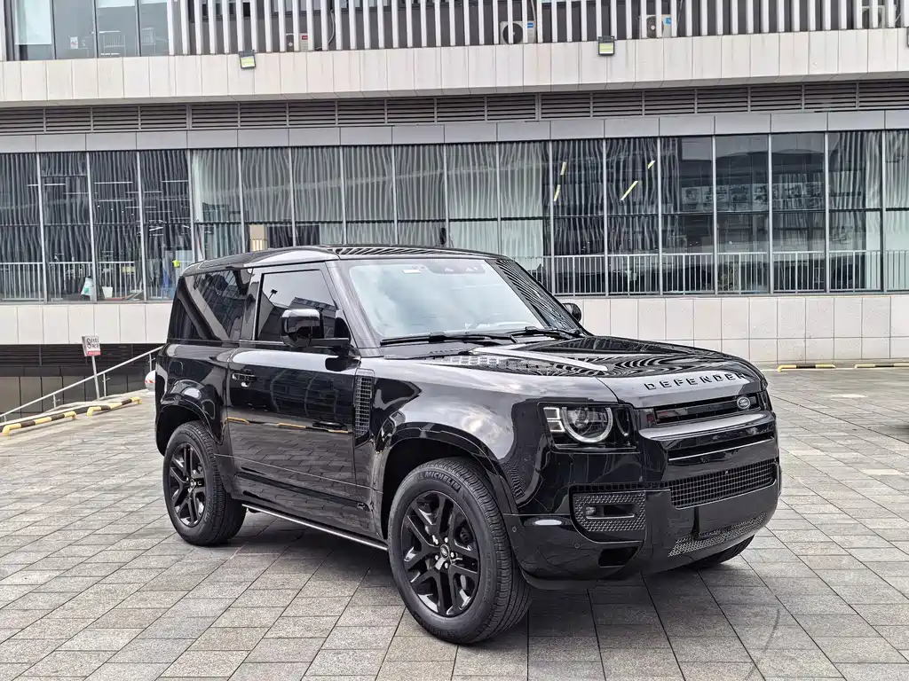 Land Rover Defender 2023