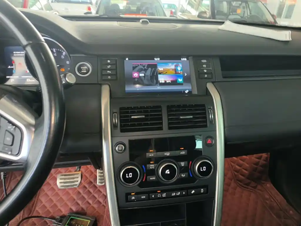 Land Rover Discovery Sport 2016 — фото 13