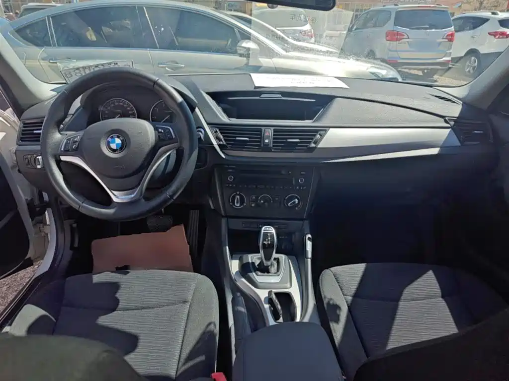 BMW X1 2015 — фото 10