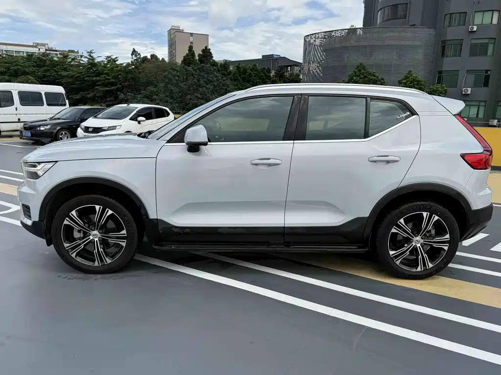 Volvo XC40 2022