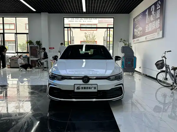 Volkswagen Golf 2021