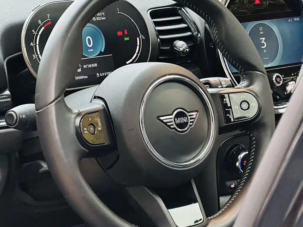 MINI Clubman 2023 — фото 10