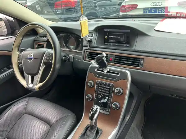 Volvo S80L 2014