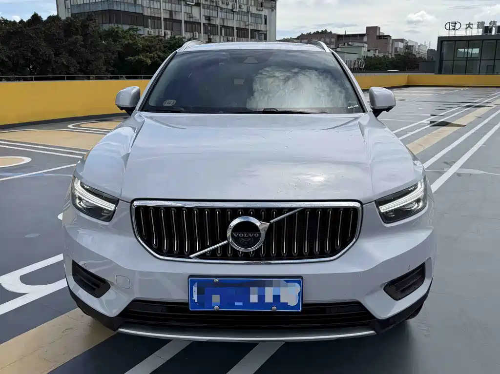 Volvo XC40 2022 — фото 8