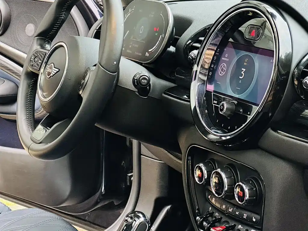 MINI Clubman 2023 — фото 12