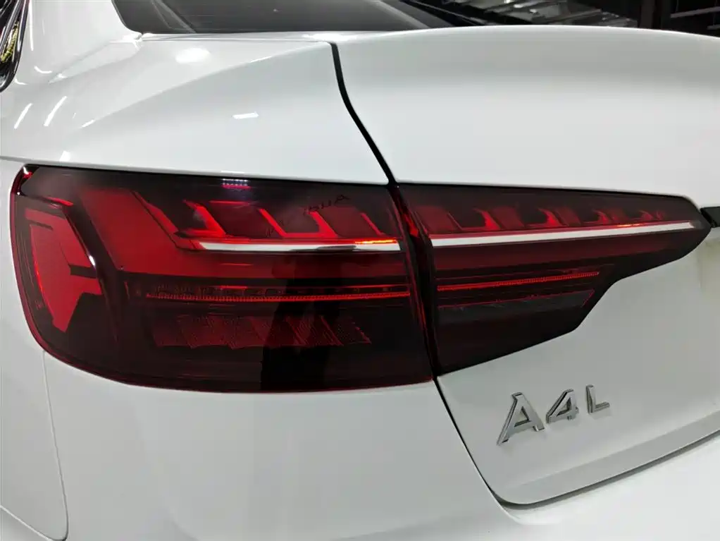 Audi A4L 2025 — фото 14
