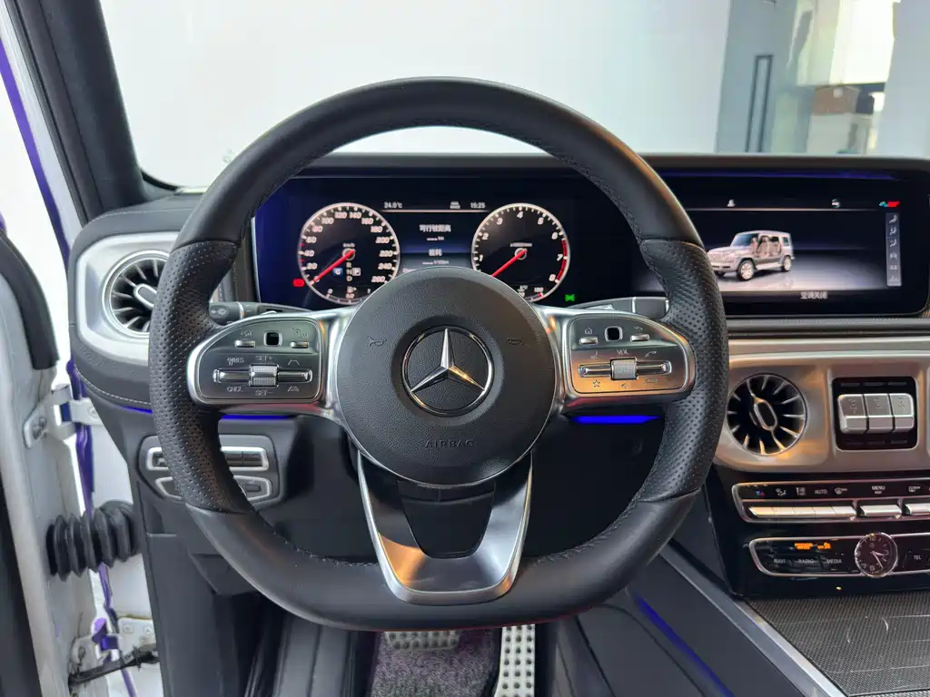 Mercedes-Benz G-Class 2022 — фото 16