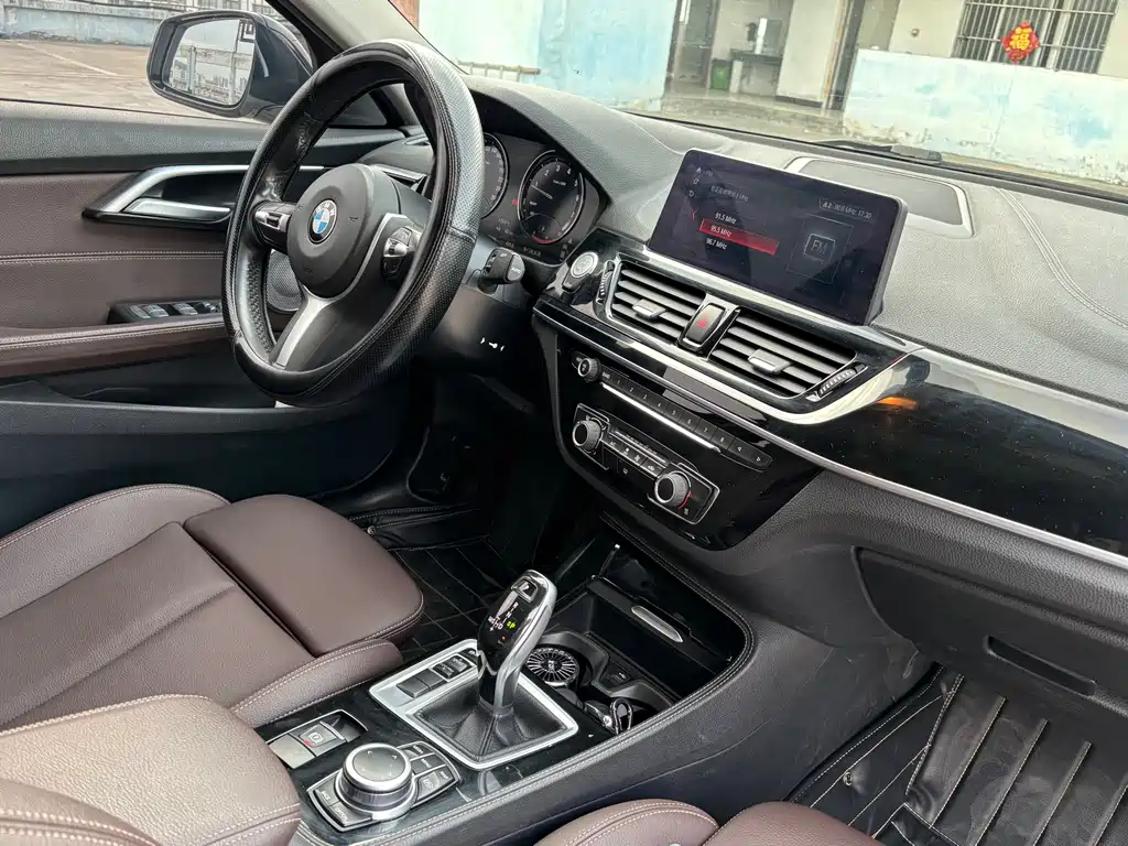 BMW 1 Series 2021 — фото 11