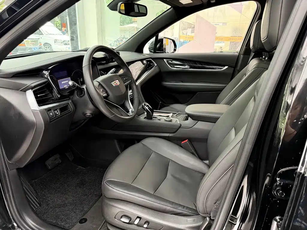 Cadillac XT6 2022 — фото 15