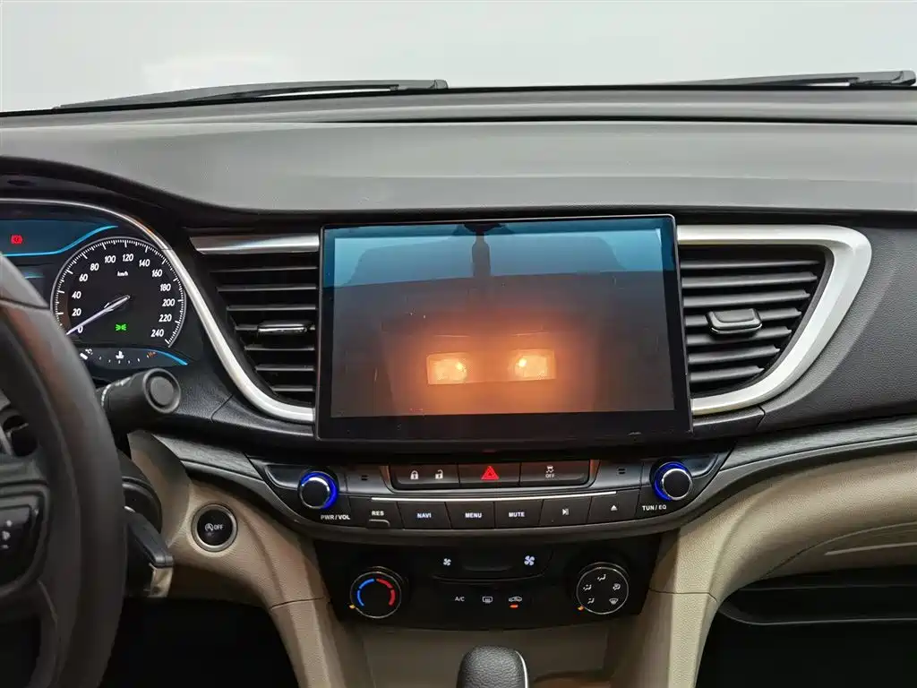 Buick Excelle 2016 — фото 12