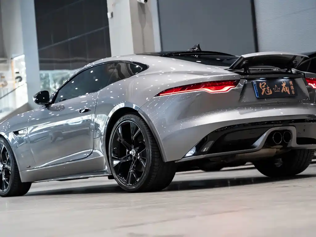 Jaguar F-TYPE 2024 — фото 5