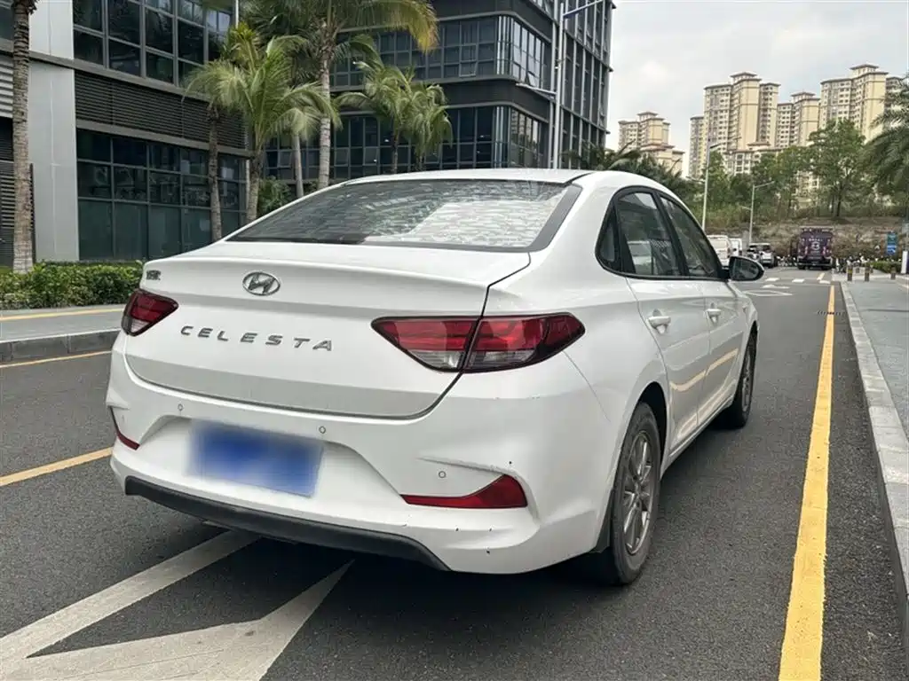 Hyundai Elantra 2019 — фото 20