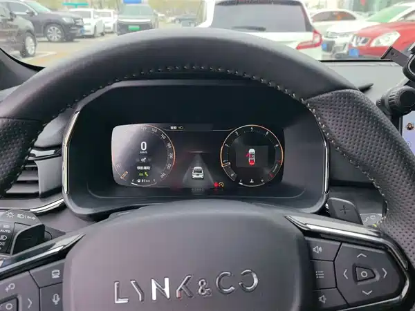 Lynk & Co 06 2023