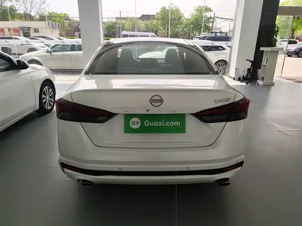 Nissan Teana 2022
