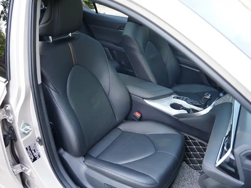 Toyota Camry 2020 — фото 14